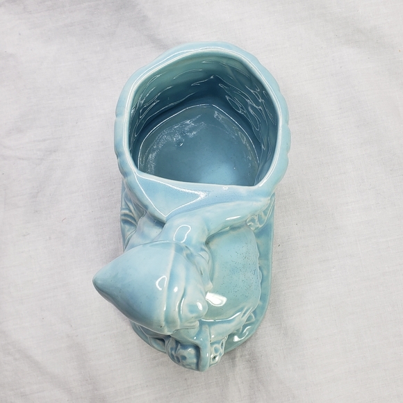 Vintage Blue Planter Girl at Well with Artificial Flowers 5 x 3 x 5 Inches - Picture 8 of 12